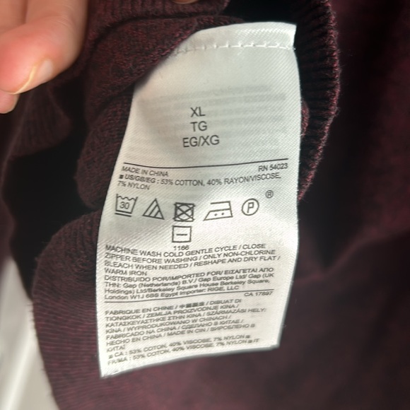 Banana Republic Men’s zip sweater - Picture 4 of 4